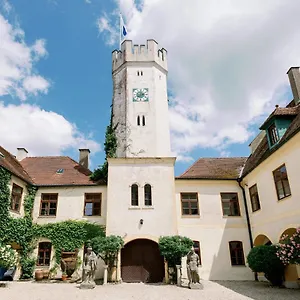 schlossgut-tunzenberg.com-bavaria.com/